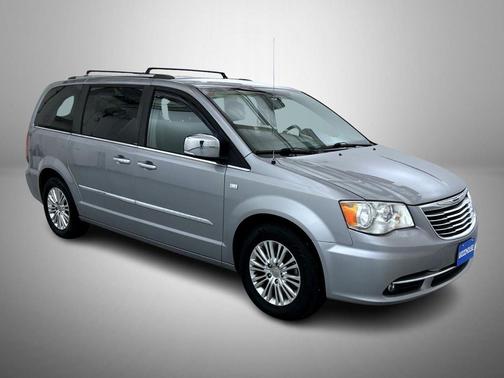 2014 Chrysler Town & Country Touring-L