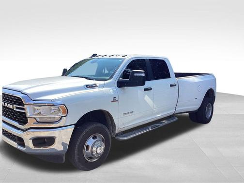2024 RAM 3500 Big Horn Crew Cab 4x4 8' Box