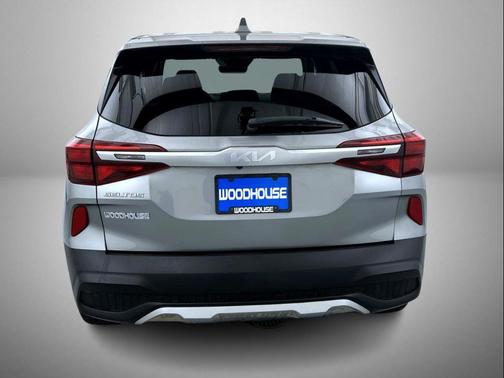 Steel Gray 2023 Kia Seltos LX
