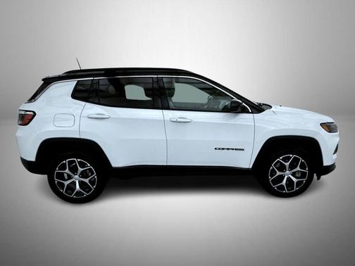 Bright White Clearcoat 2024 Jeep Compass Limited