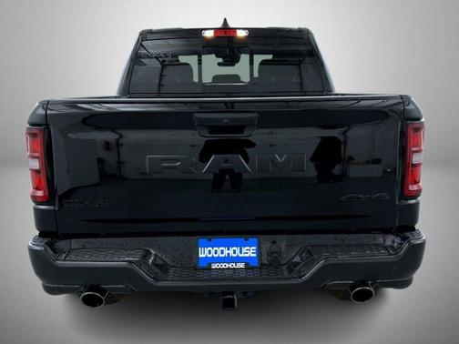 Diamond Black Crystal Pearlcoat 2026 RAM 1500 Warlock Crew Cab 4x4 5'7' Box