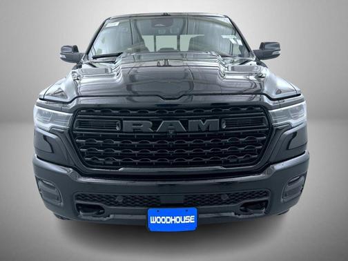 Diamond Black Crystal Pearlcoat 2026 RAM 1500 Limited