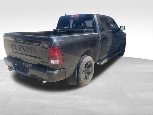 2017 RAM 1500 Night Crew Cab 4x4 5'7' Box