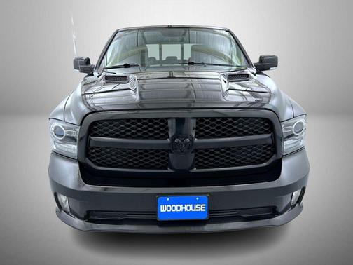 2017 RAM 1500 Night Crew Cab 4x4 5'7' Box
