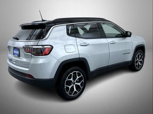 Silver Zynith Metallic Clearcoat 2026 Jeep Compass Limited