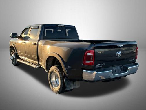 2019 RAM 3500 Laramie Crew Cab 4x4 8' Box