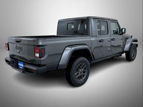 Granite Crystal Metallic Clearcoat 2026 Jeep Gladiator Sport S