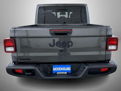 Granite Crystal Metallic Clearcoat 2026 Jeep Gladiator Sport S