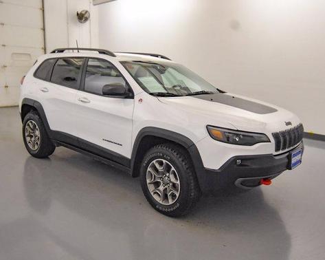Photo 3 of 26 of 2020 Jeep Cherokee Trailhawk