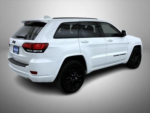 2022 Jeep Grand Cherokee Laredo