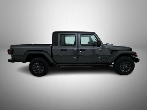 Granite Crystal Metallic Clearcoat 2026 Jeep Gladiator Sport