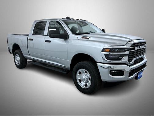 2026 RAM 2500 Tradesman Crew Cab 4x4 6'4' Box