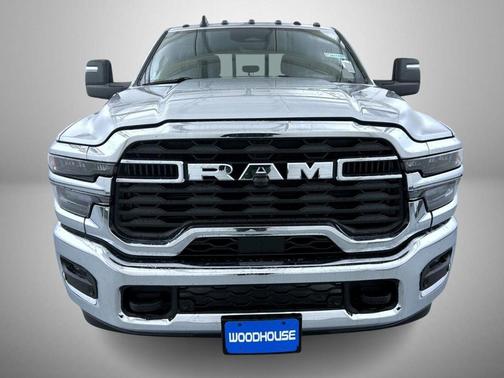 2026 RAM 2500 Tradesman Crew Cab 4x4 6'4' Box