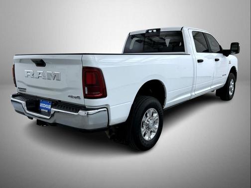2025 RAM 2500 Big Horn Crew Cab 4x4 8' Box
