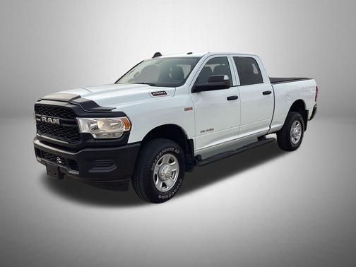 2022 RAM 2500 Tradesman Crew Cab 4x4 6'4' Box