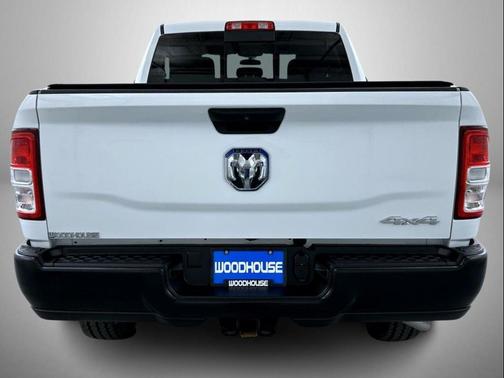 2022 RAM 2500 Tradesman Crew Cab 4x4 6'4' Box