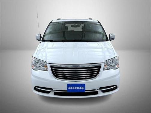 2015 Chrysler Town & Country Touring-L