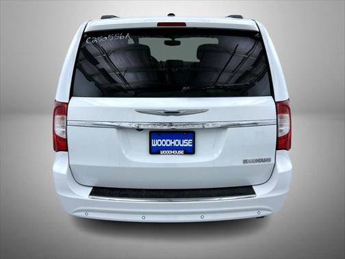 2015 Chrysler Town & Country Touring-L