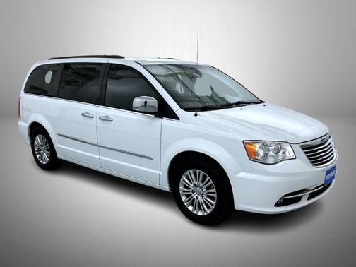 2015 Chrysler Town & Country Touring-L