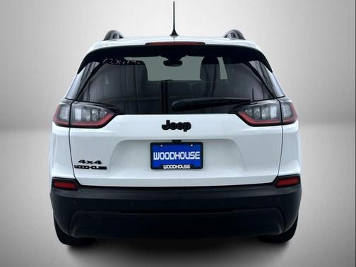 Bright White Clearcoat 2021 Jeep Cherokee Altitude