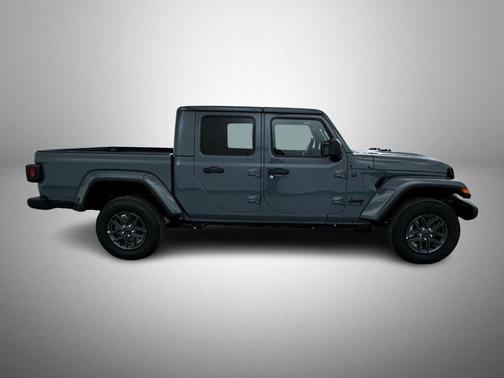 Anvil Clearcoat 2026 Jeep Gladiator Sport S