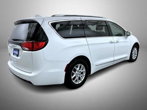 Bright White Clearcoat 2020 Chrysler Pacifica Touring L