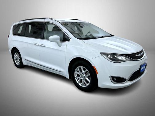 Bright White Clearcoat 2020 Chrysler Pacifica Touring L