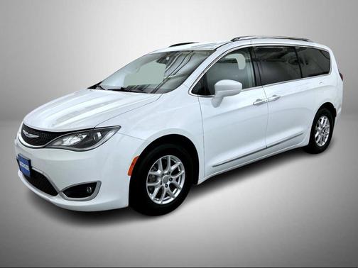Bright White Clearcoat 2020 Chrysler Pacifica Touring L