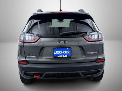 Granite Crystal Metallic Clearcoat 2021 Jeep Cherokee Trailhawk