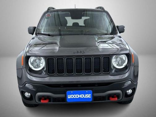 Granite Crystal Metallic Clearcoat 2019 Jeep Renegade Trailhawk