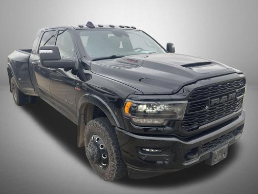 2024 RAM 3500 Limited Mega Cab 4x4 6'4' Box