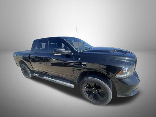2017 RAM 1500 Night Crew Cab 4x4 5'7' Box