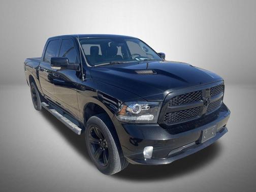 2017 RAM 1500 Night Crew Cab 4x4 5'7' Box