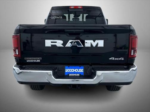2025 RAM 2500 Big Horn Crew Cab 4x4 6'4' Box