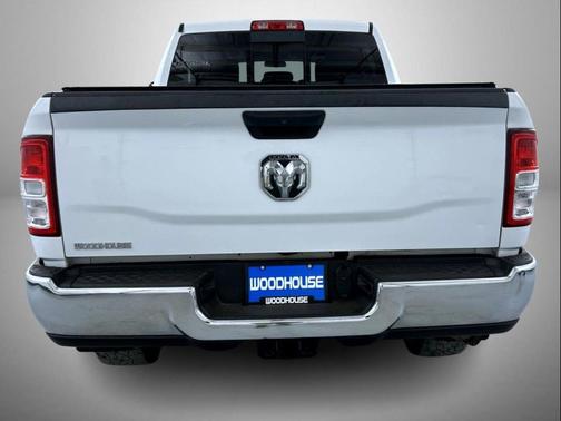 2020 RAM 2500 Tradesman Crew Cab 4X4 6'4' Box