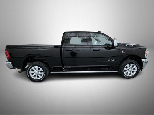 2023 RAM 2500 Laramie Crew Cab 4x4 6'4' Box