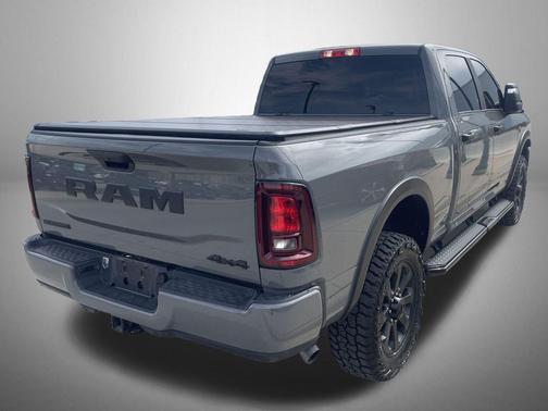 Ceramic Gray Clearcoat 2026 RAM 2500 Big Horn Crew Cab 4x4 6'4' Box