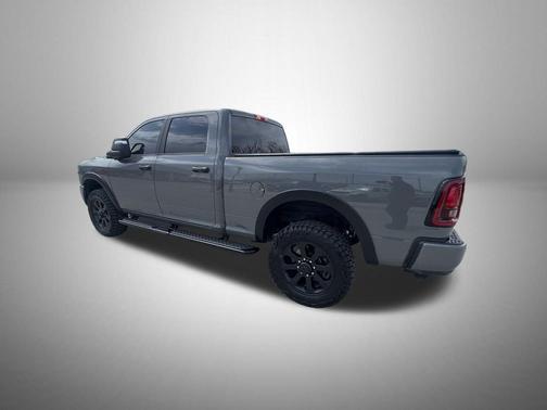 Ceramic Gray Clearcoat 2026 RAM 2500 Big Horn Crew Cab 4x4 6'4' Box