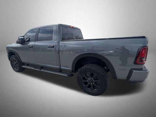 Ceramic Gray Clearcoat 2026 RAM 2500 Big Horn Crew Cab 4x4 6'4' Box