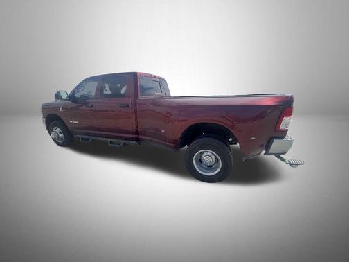 2021 RAM 3500 Tradesman Crew Cab 4x4 8' Box