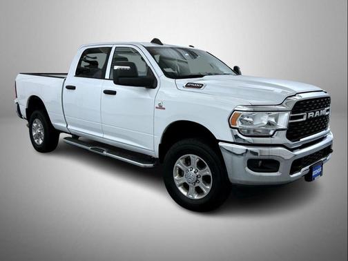 2023 RAM 2500 Big Horn Crew Cab 4x4 6'4' Box