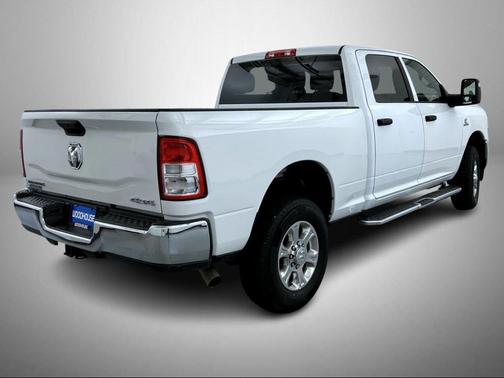 2023 RAM 2500 Big Horn Crew Cab 4x4 6'4' Box