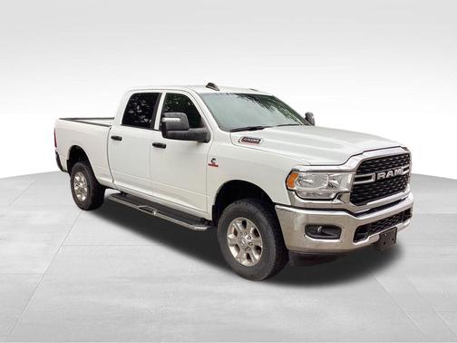 2023 RAM 2500 Big Horn Crew Cab 4x4 6'4' Box
