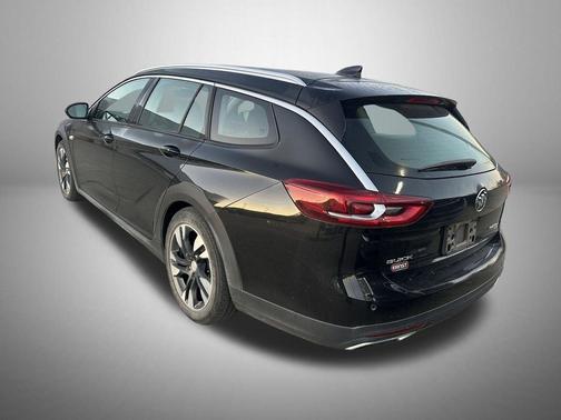2018 Buick Regal TourX Essence