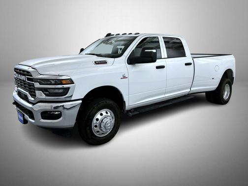 2025 RAM 3500 Tradesman Crew Cab 4x4 8' Box