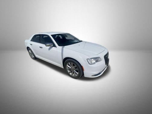 Bright White Clearcoat 2020 Chrysler 300 Limited