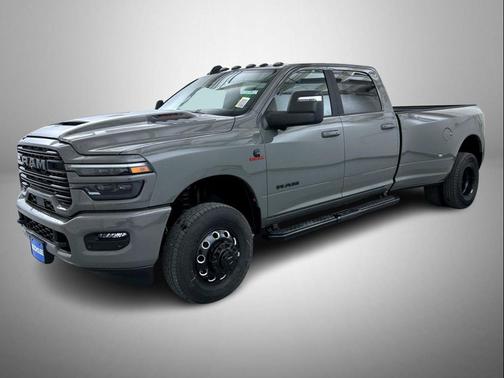 Ceramic Gray Clearcoat 2026 RAM 3500 Laramie Crew Cab 4x4 8' Box