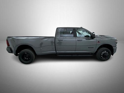 Ceramic Gray Clearcoat 2026 RAM 3500 Laramie Crew Cab 4x4 8' Box