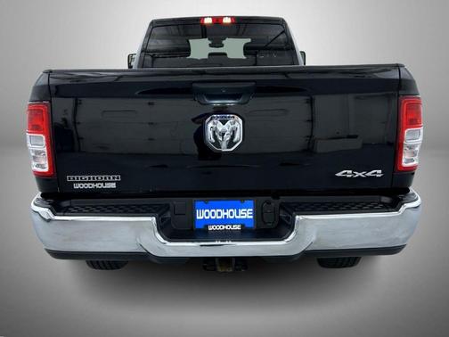 2023 RAM 2500 Big Horn Crew Cab 4x4 8' Box