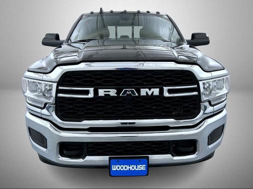 2022 RAM 3500 Tradesman Crew Cab 4x4 8' Box